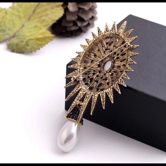 Last one Vintage ArtDeco Victorian pearl and crystal Brooch - Picture 5 of 5